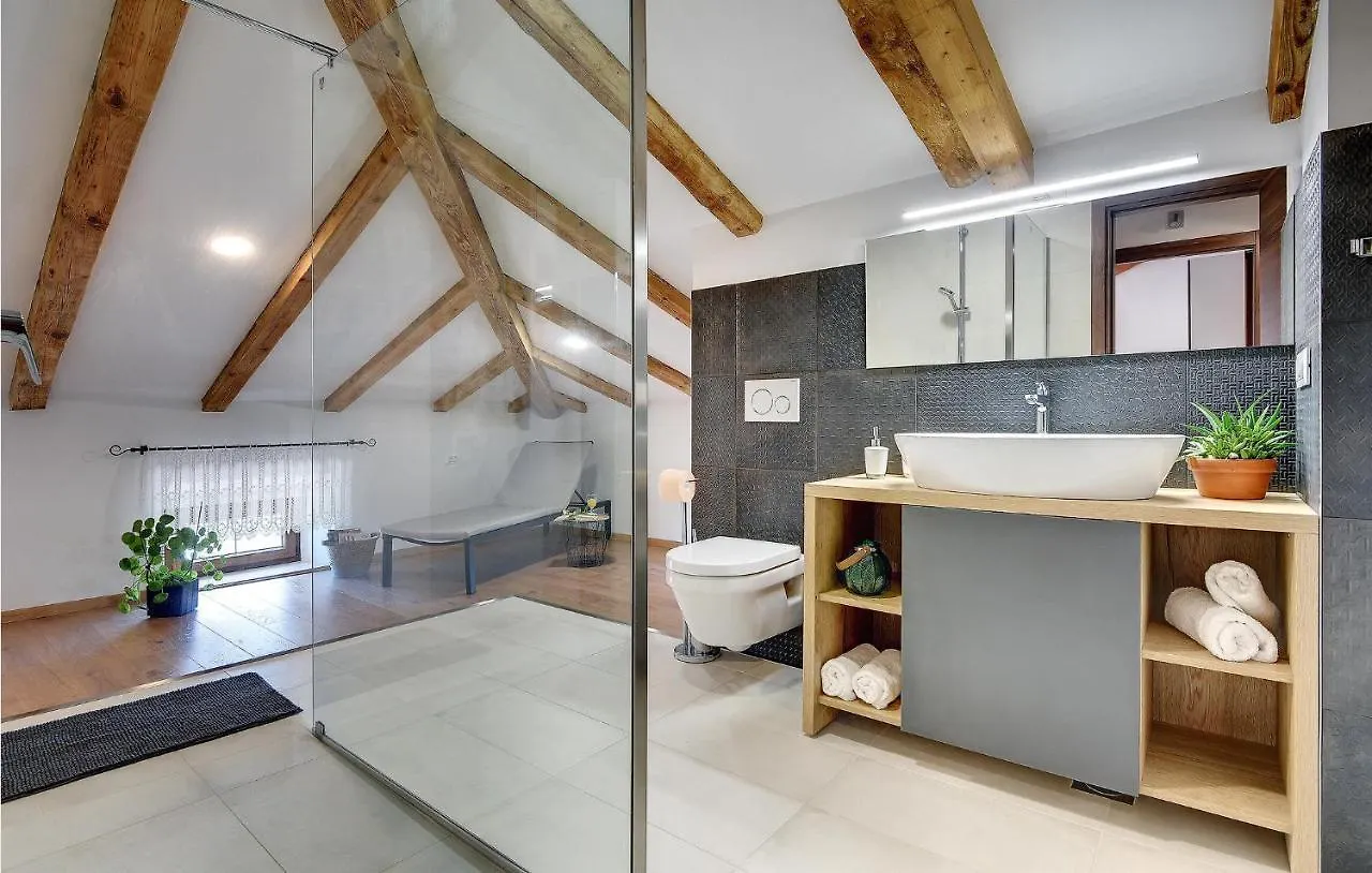 4 Bedroom Nice Home In Krnica 0*,  Kroatien